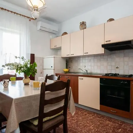 Seaside Oasis On Island Ugljan Apartmán